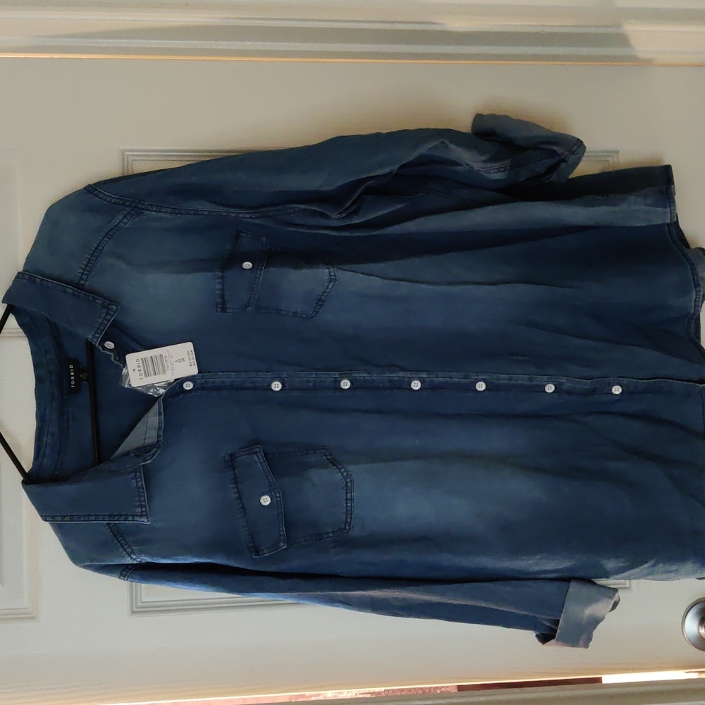 Torrid Button up Top